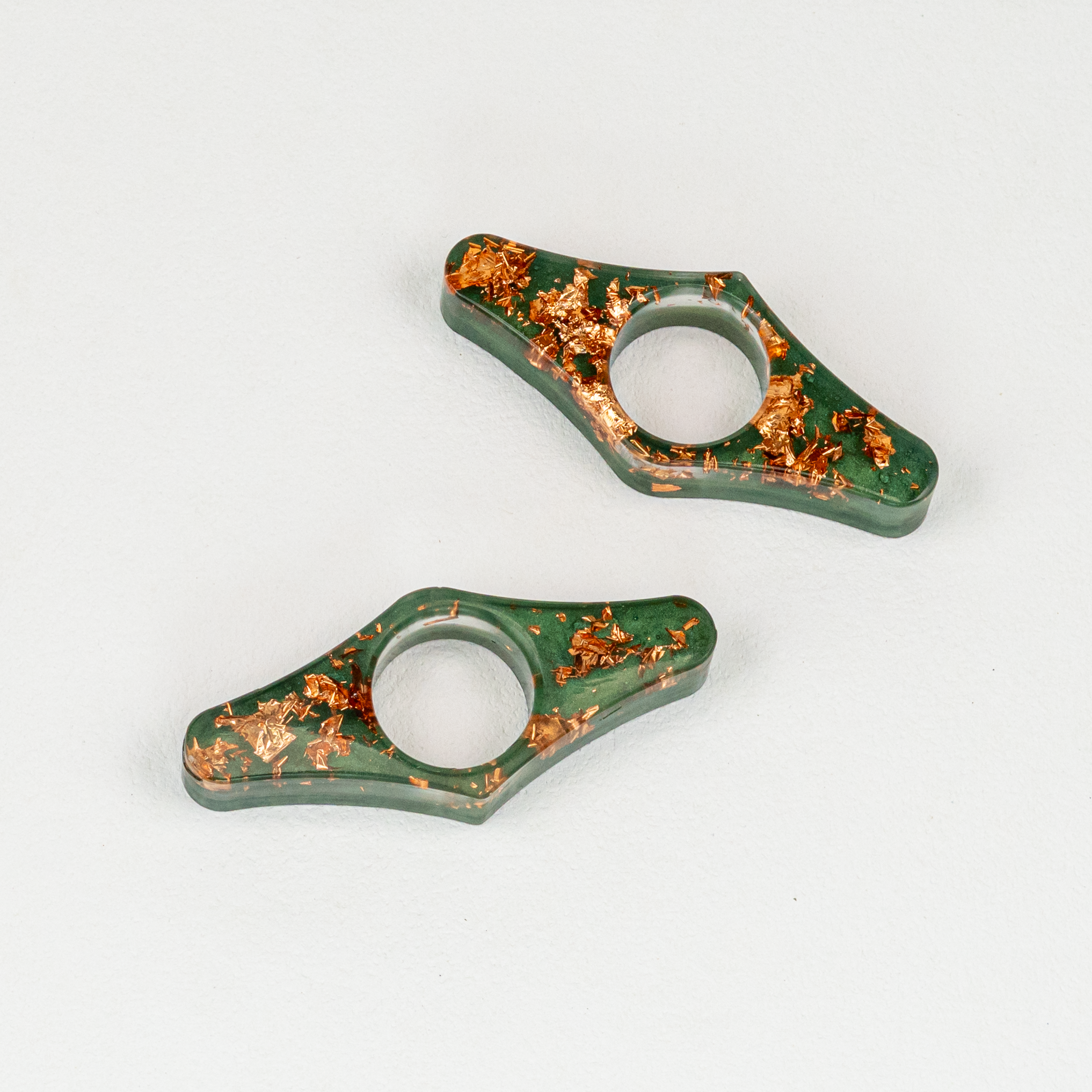Huntress & Copper Page Spreaders